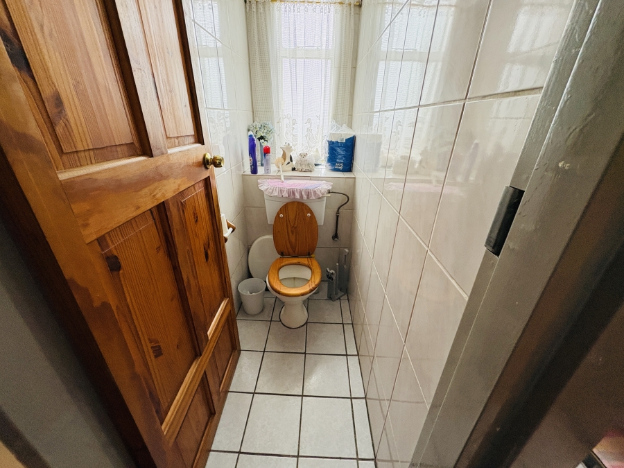 2 Bedroom Property for Sale in Pretoria North Gauteng