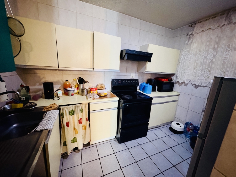 2 Bedroom Property for Sale in Pretoria North Gauteng