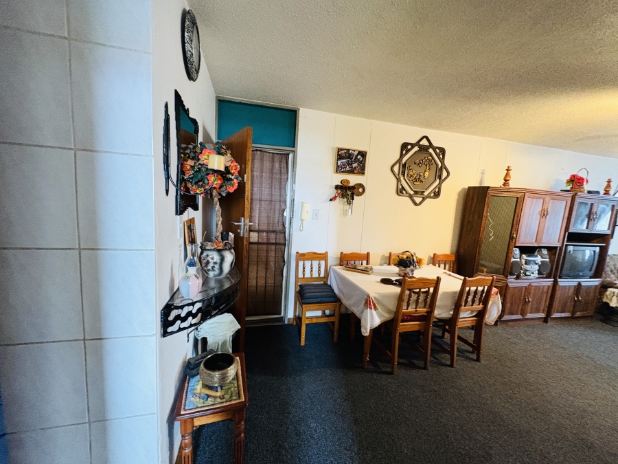 2 Bedroom Property for Sale in Pretoria North Gauteng