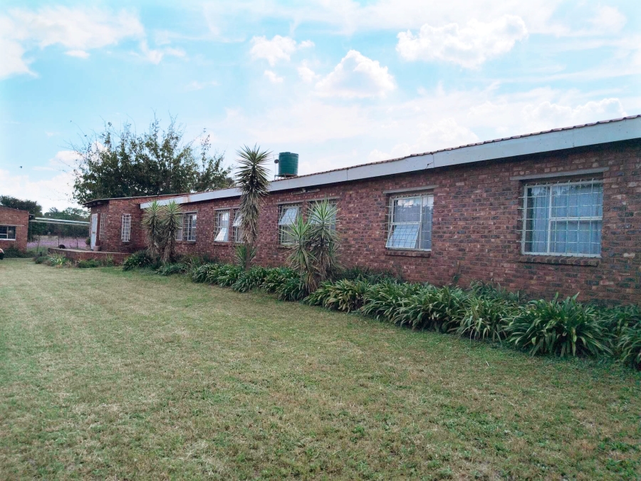 7 Bedroom Property for Sale in Kameeldrift West Gauteng