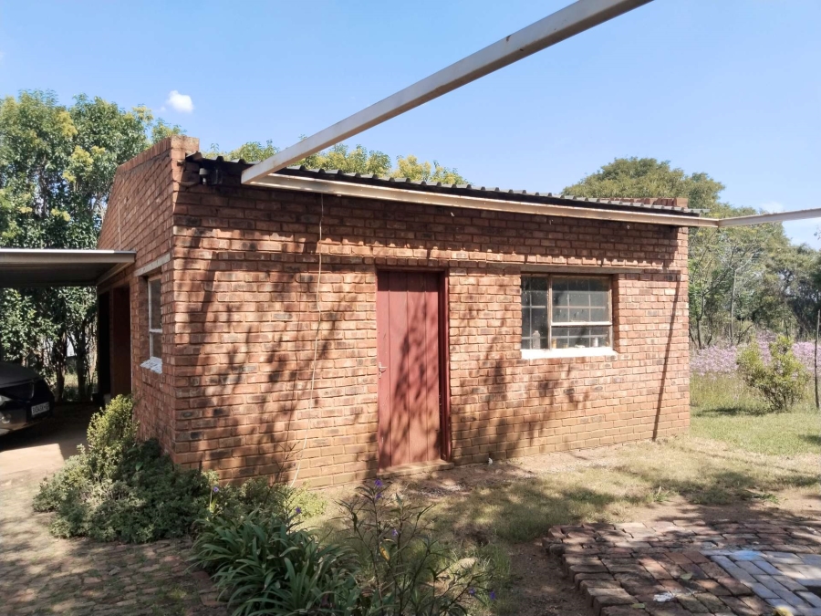 7 Bedroom Property for Sale in Kameeldrift West Gauteng