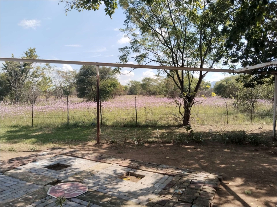 7 Bedroom Property for Sale in Kameeldrift West Gauteng