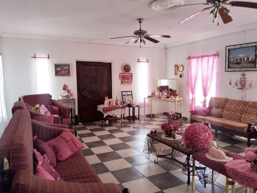 7 Bedroom Property for Sale in Kameeldrift West Gauteng