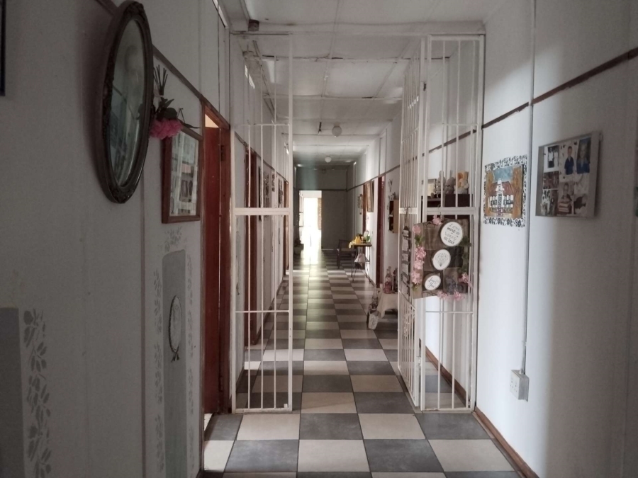 7 Bedroom Property for Sale in Kameeldrift West Gauteng