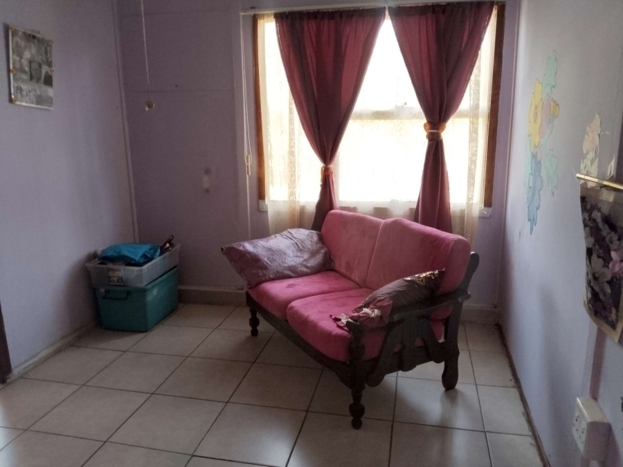 7 Bedroom Property for Sale in Kameeldrift West Gauteng