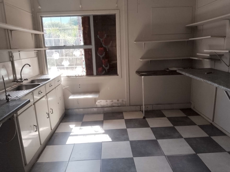 7 Bedroom Property for Sale in Kameeldrift West Gauteng