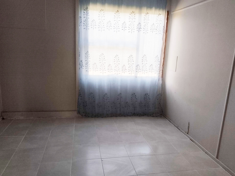 7 Bedroom Property for Sale in Kameeldrift West Gauteng