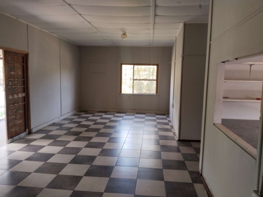 7 Bedroom Property for Sale in Kameeldrift West Gauteng