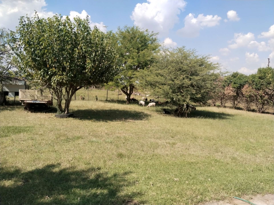 7 Bedroom Property for Sale in Kameeldrift West Gauteng