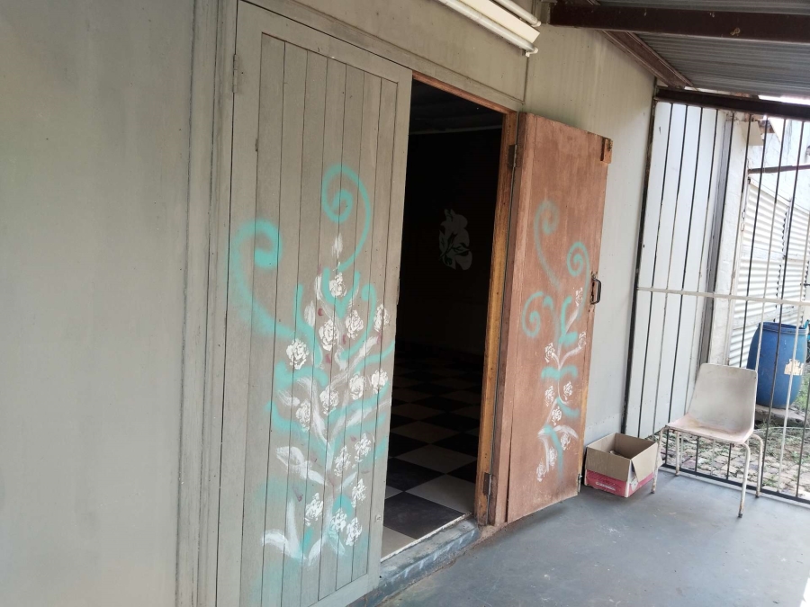 7 Bedroom Property for Sale in Kameeldrift West Gauteng