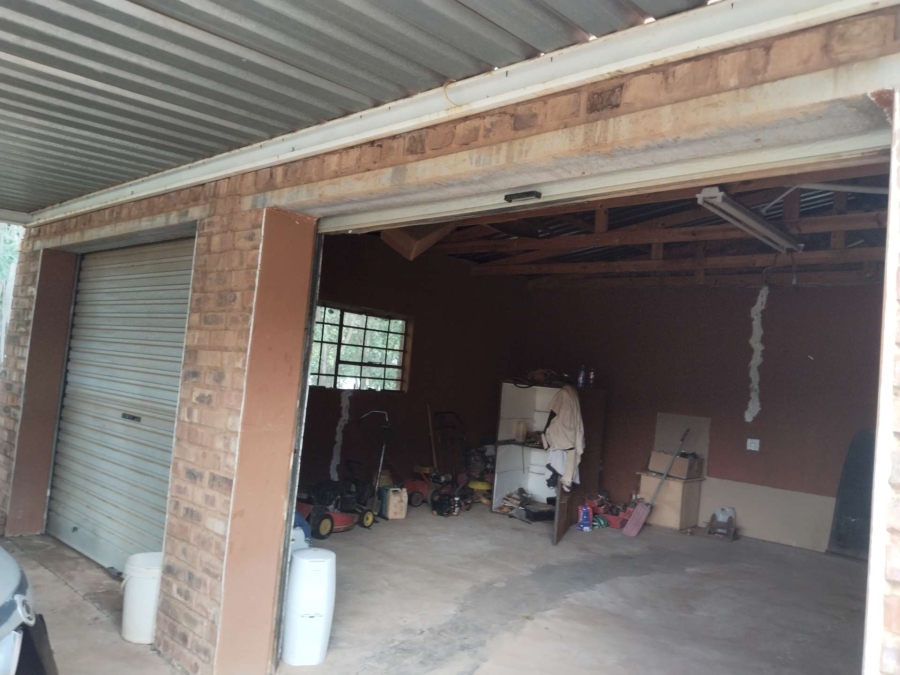 7 Bedroom Property for Sale in Kameeldrift West Gauteng