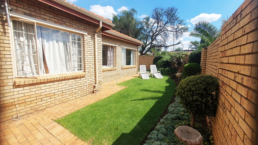 3 Bedroom Property for Sale in Eldoraigne Gauteng