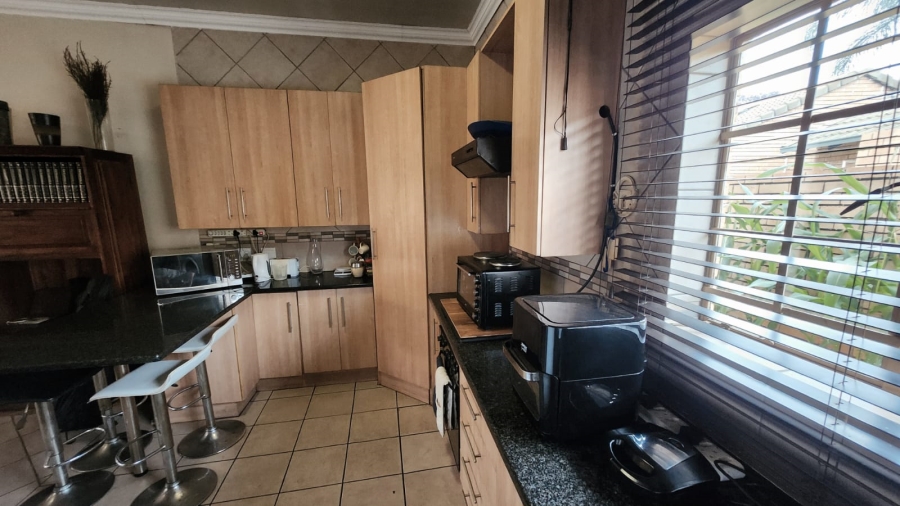 3 Bedroom Property for Sale in Eldoraigne Gauteng