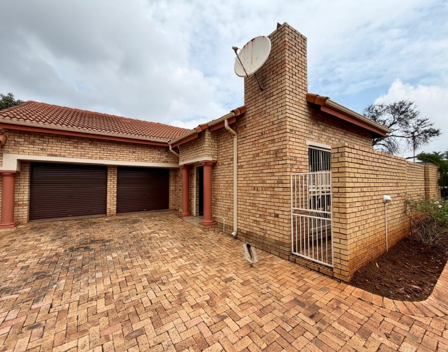 3 Bedroom Property for Sale in Eldoraigne Gauteng