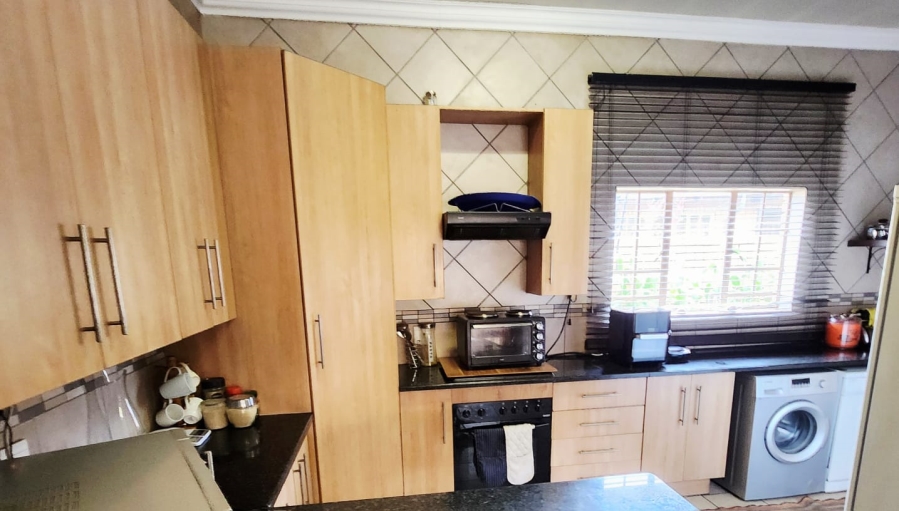 3 Bedroom Property for Sale in Eldoraigne Gauteng