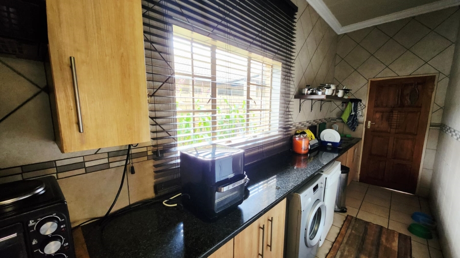 3 Bedroom Property for Sale in Eldoraigne Gauteng