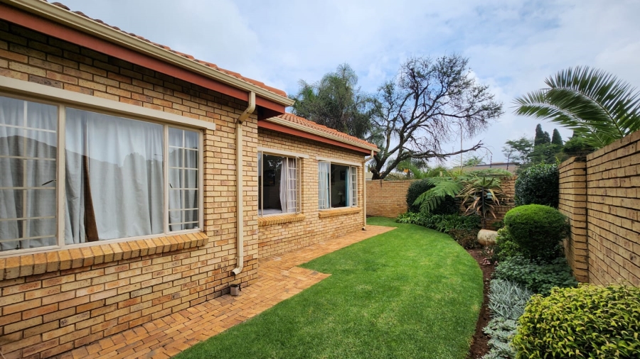 3 Bedroom Property for Sale in Eldoraigne Gauteng