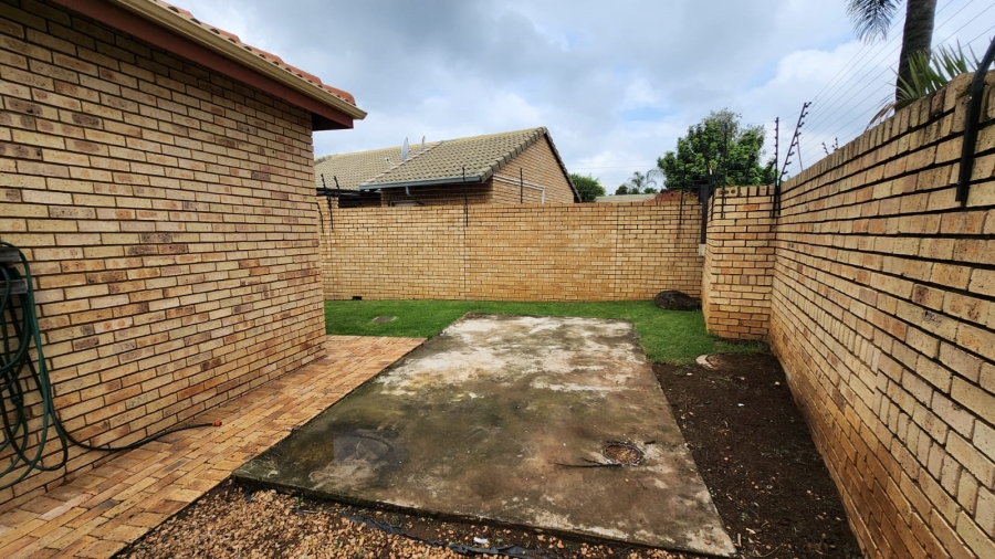 3 Bedroom Property for Sale in Eldoraigne Gauteng