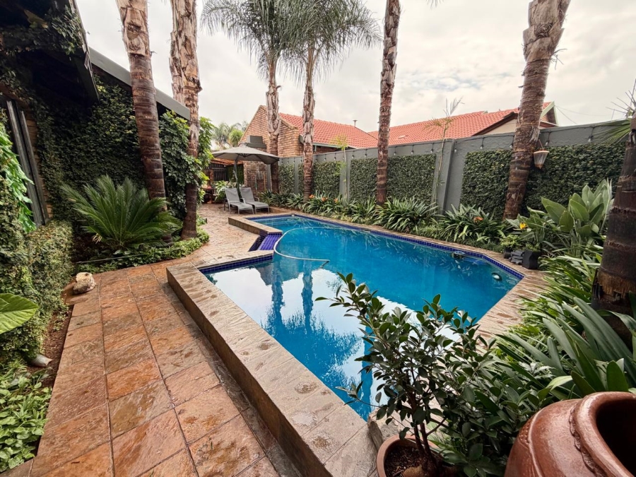 3 Bedroom Property for Sale in Eldoraigne Gauteng