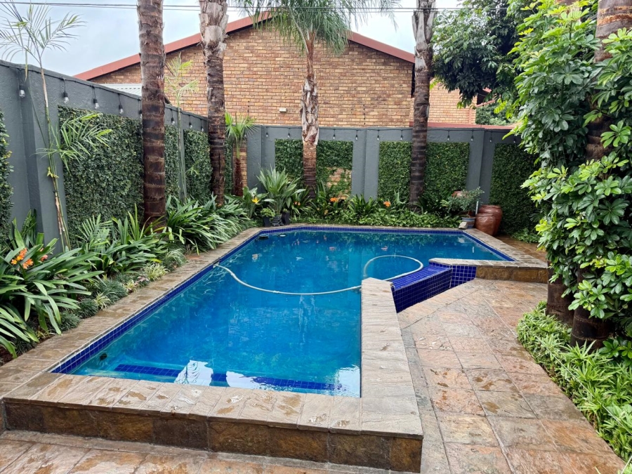 3 Bedroom Property for Sale in Eldoraigne Gauteng