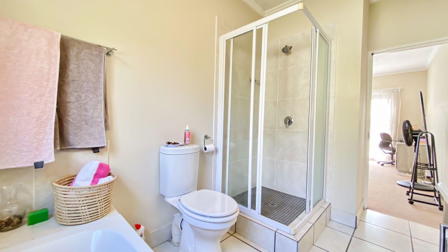 To Let 3 Bedroom Property for Rent in Maroeladal Gauteng