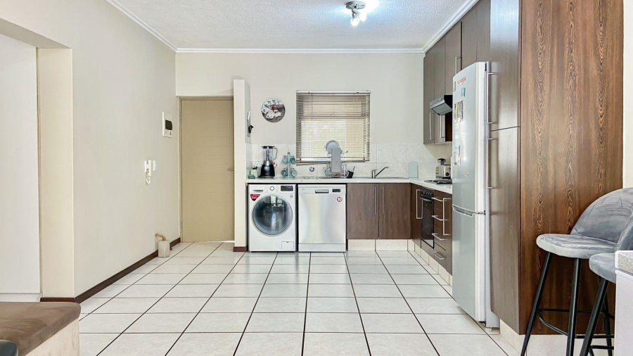 To Let 3 Bedroom Property for Rent in Maroeladal Gauteng