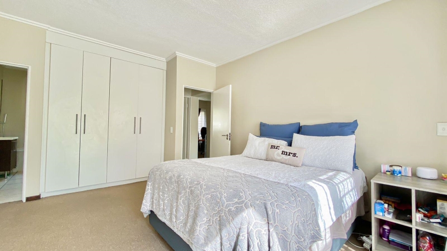 To Let 3 Bedroom Property for Rent in Maroeladal Gauteng