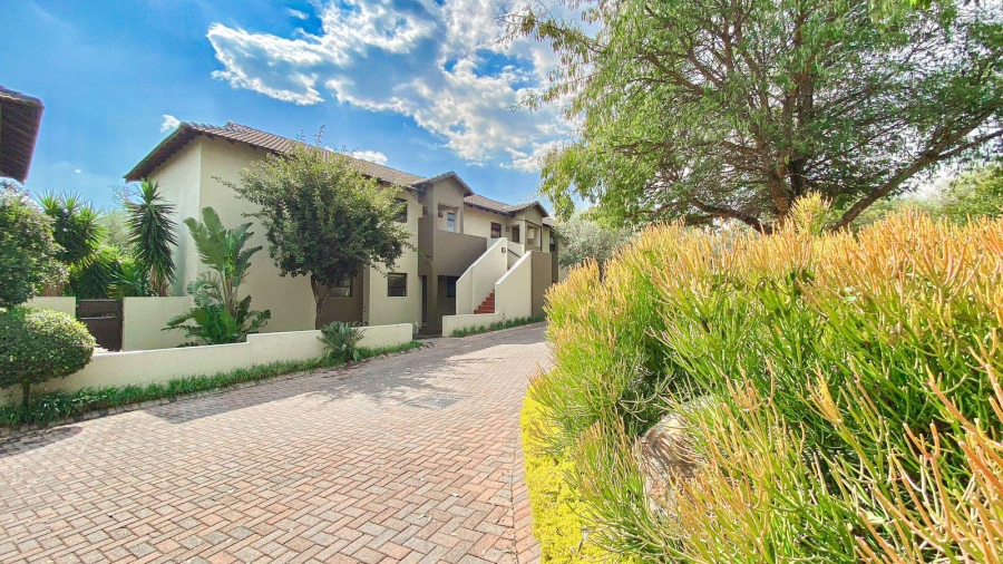 To Let 3 Bedroom Property for Rent in Maroeladal Gauteng