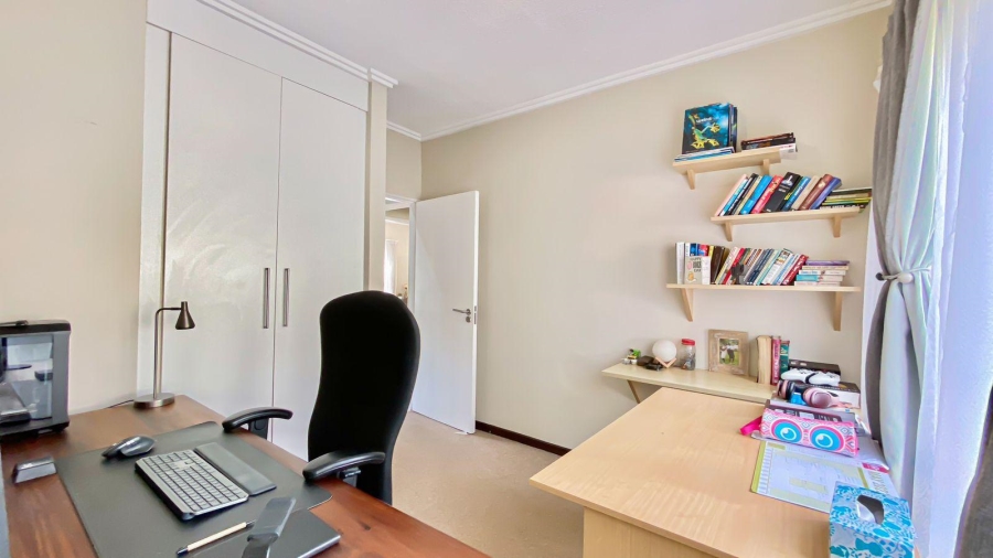 To Let 3 Bedroom Property for Rent in Maroeladal Gauteng