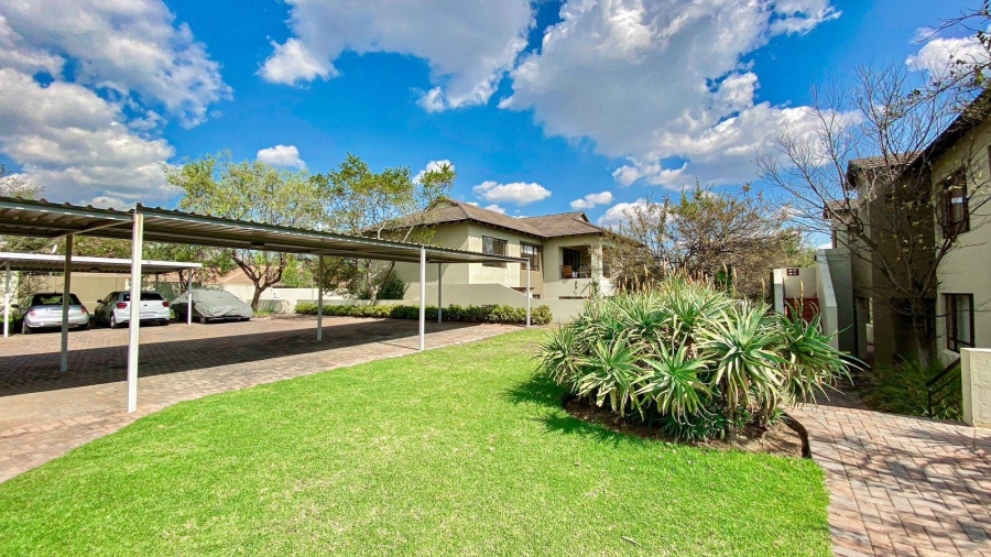 To Let 3 Bedroom Property for Rent in Maroeladal Gauteng