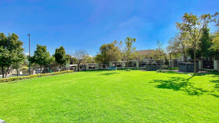 To Let 3 Bedroom Property for Rent in Maroeladal Gauteng