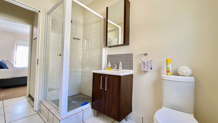 To Let 3 Bedroom Property for Rent in Maroeladal Gauteng