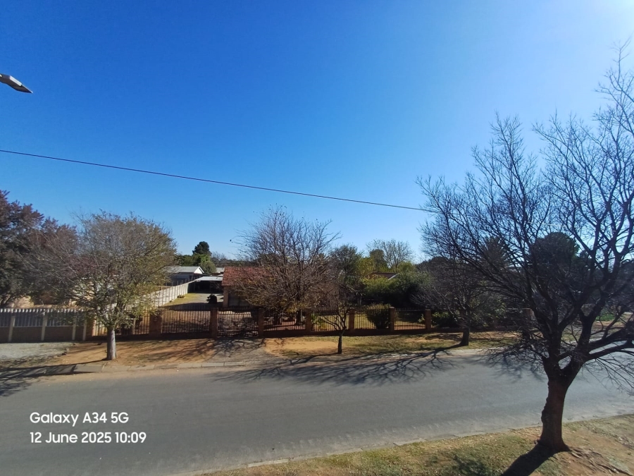2 Bedroom Property for Sale in Helikonpark Gauteng