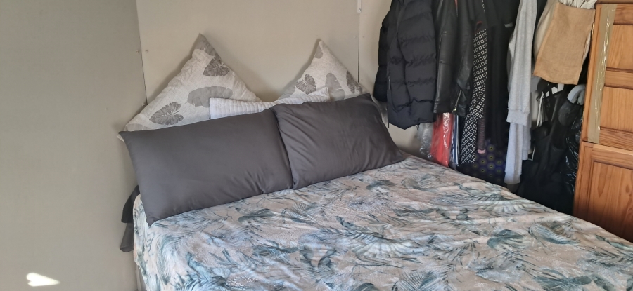 To Let 1 Bedroom Property for Rent in Breaunanda Gauteng