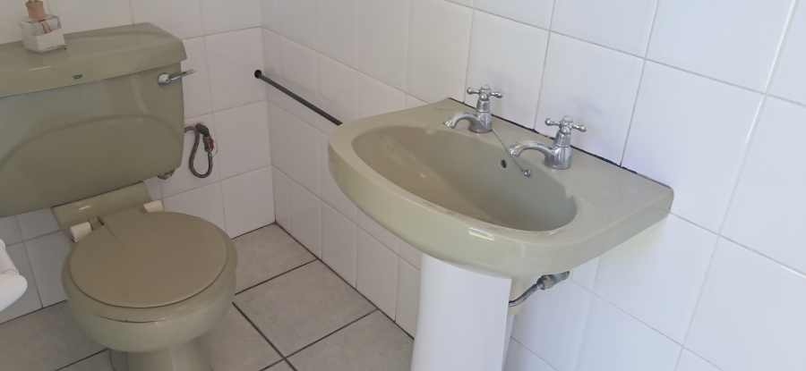 To Let 1 Bedroom Property for Rent in Breaunanda Gauteng