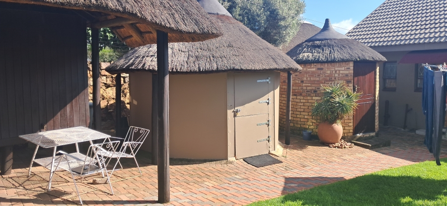 To Let 1 Bedroom Property for Rent in Breaunanda Gauteng