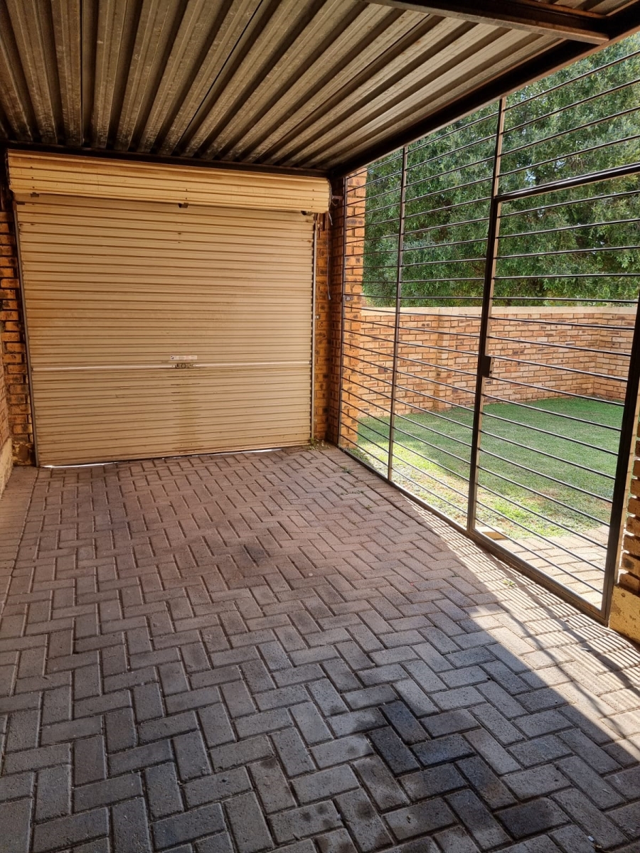 3 Bedroom Property for Sale in Honeydew Gauteng