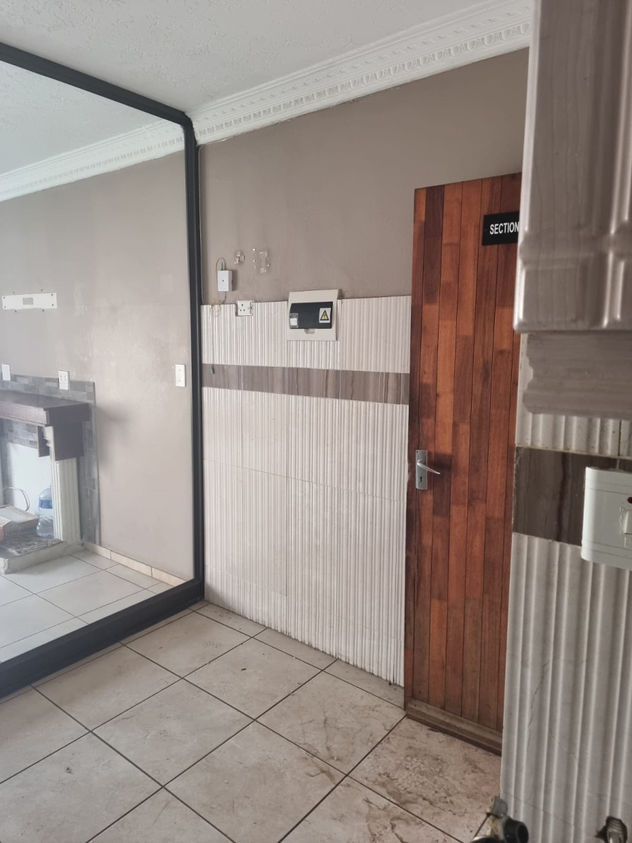 2 Bedroom Property for Sale in Jabulani Gauteng