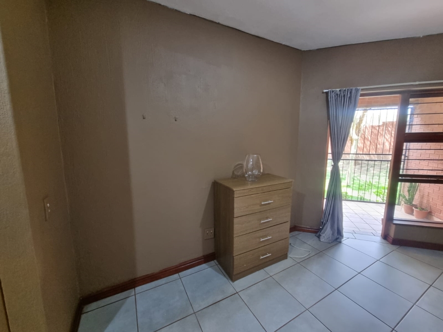 To Let 1 Bedroom Property for Rent in Wilgeheuwel Gauteng