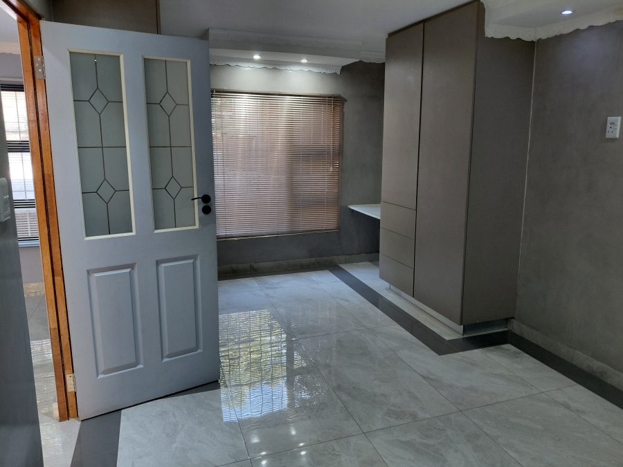 To Let 1 Bedroom Property for Rent in Bryanston East Gauteng