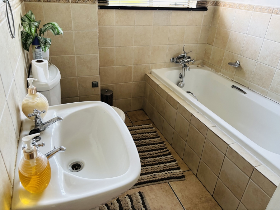 2 Bedroom Property for Sale in Castleview Gauteng