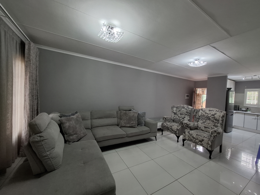 2 Bedroom Property for Sale in Faerie Glen Gauteng
