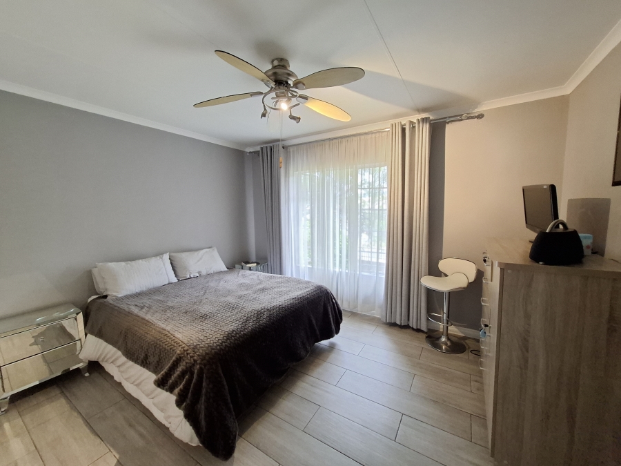 2 Bedroom Property for Sale in Faerie Glen Gauteng