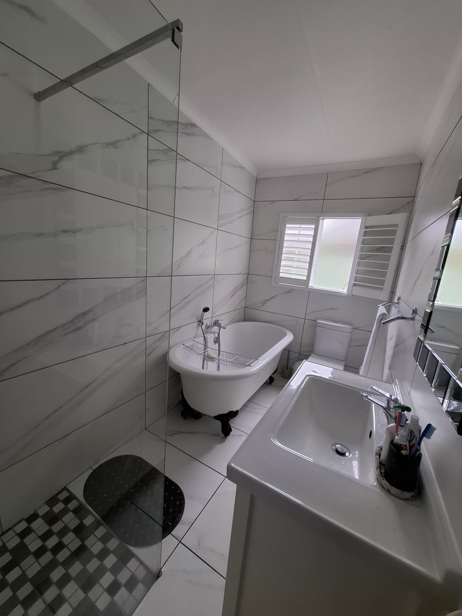 2 Bedroom Property for Sale in Faerie Glen Gauteng