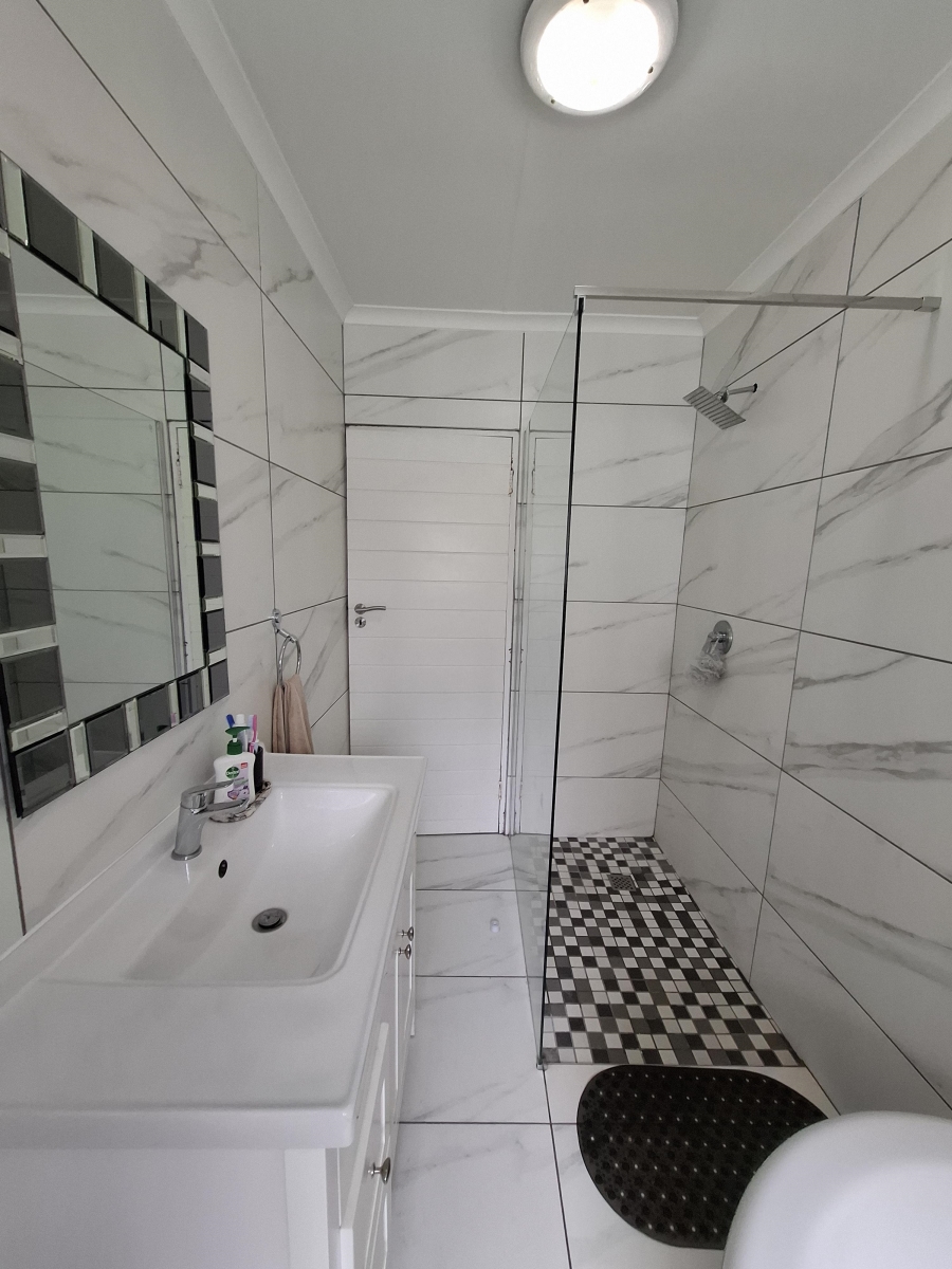 2 Bedroom Property for Sale in Faerie Glen Gauteng