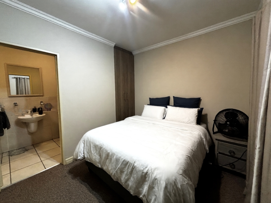 To Let 2 Bedroom Property for Rent in Sandton Central Gauteng