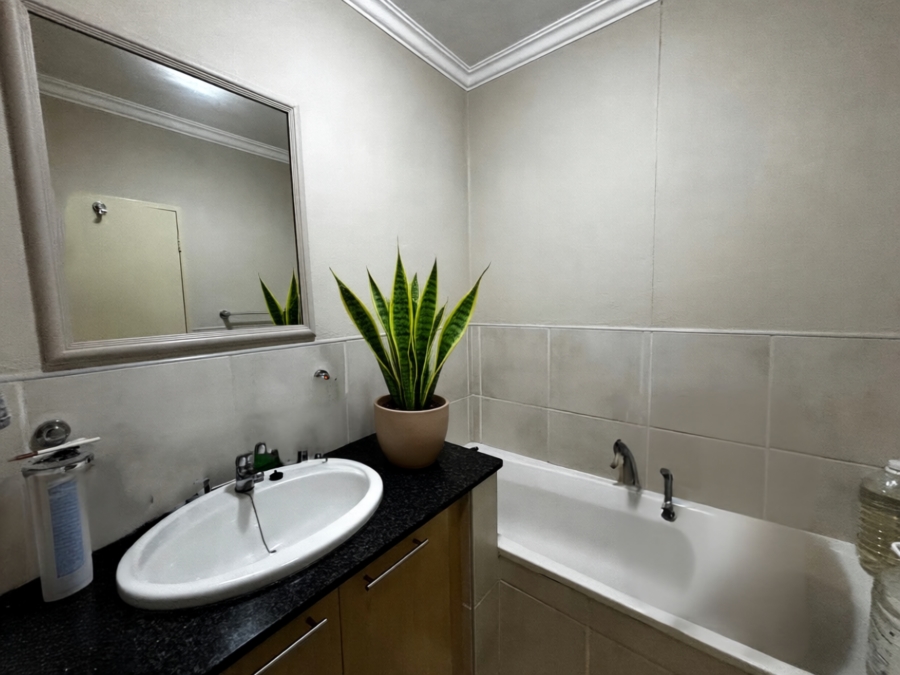 To Let 2 Bedroom Property for Rent in Sandton Central Gauteng