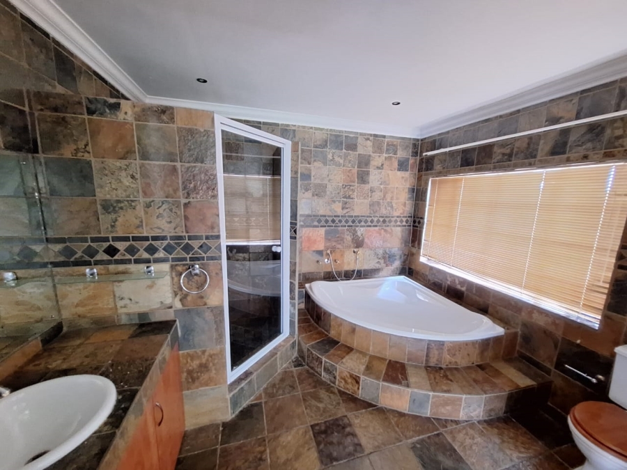 3 Bedroom Property for Sale in Dersley Gauteng