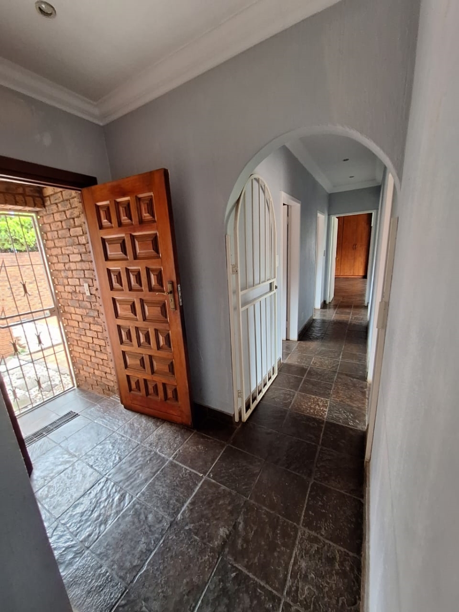 3 Bedroom Property for Sale in Dersley Gauteng