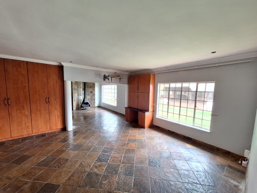 3 Bedroom Property for Sale in Dersley Gauteng